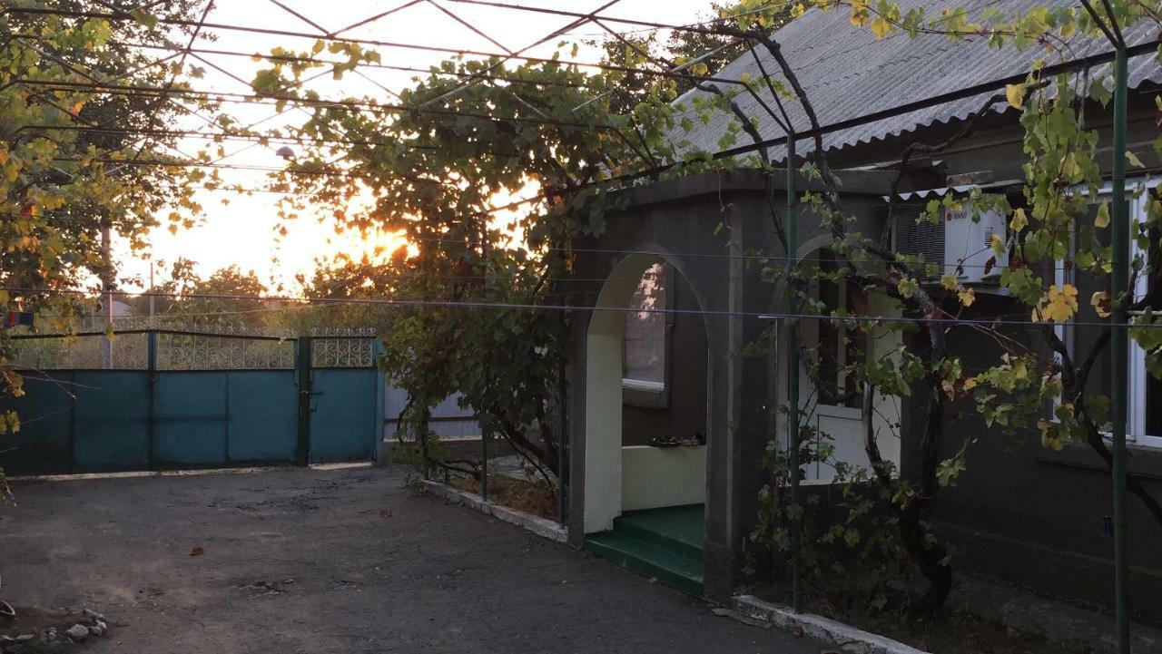 House Of Grace Hotel Reni Exterior photo